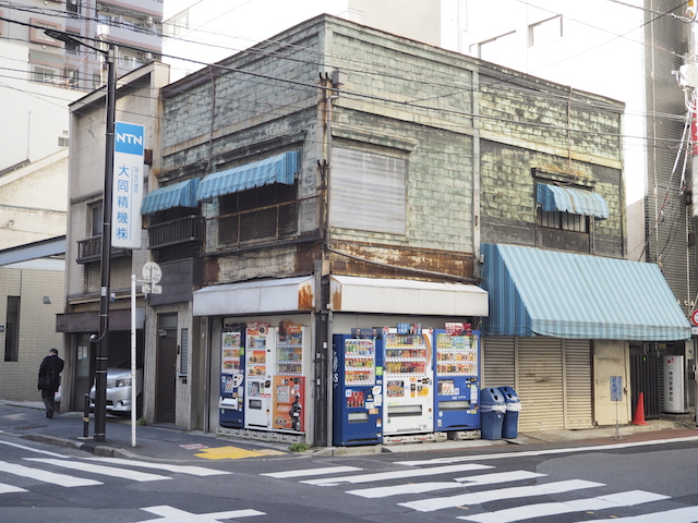 神田の古い店舗